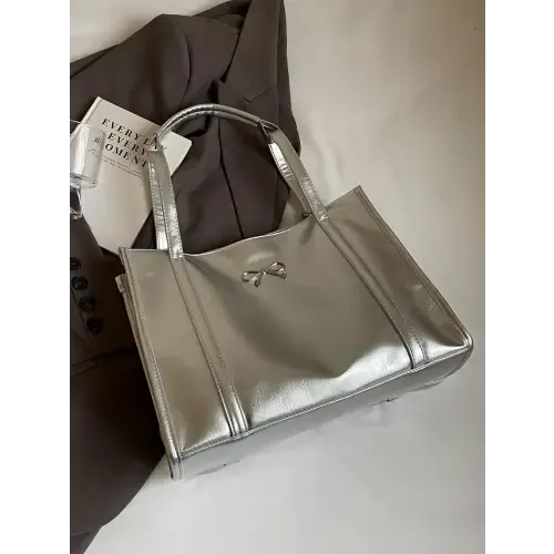 Stylish Red Patent Leather Bow Shoulder Bag for Trendsetters